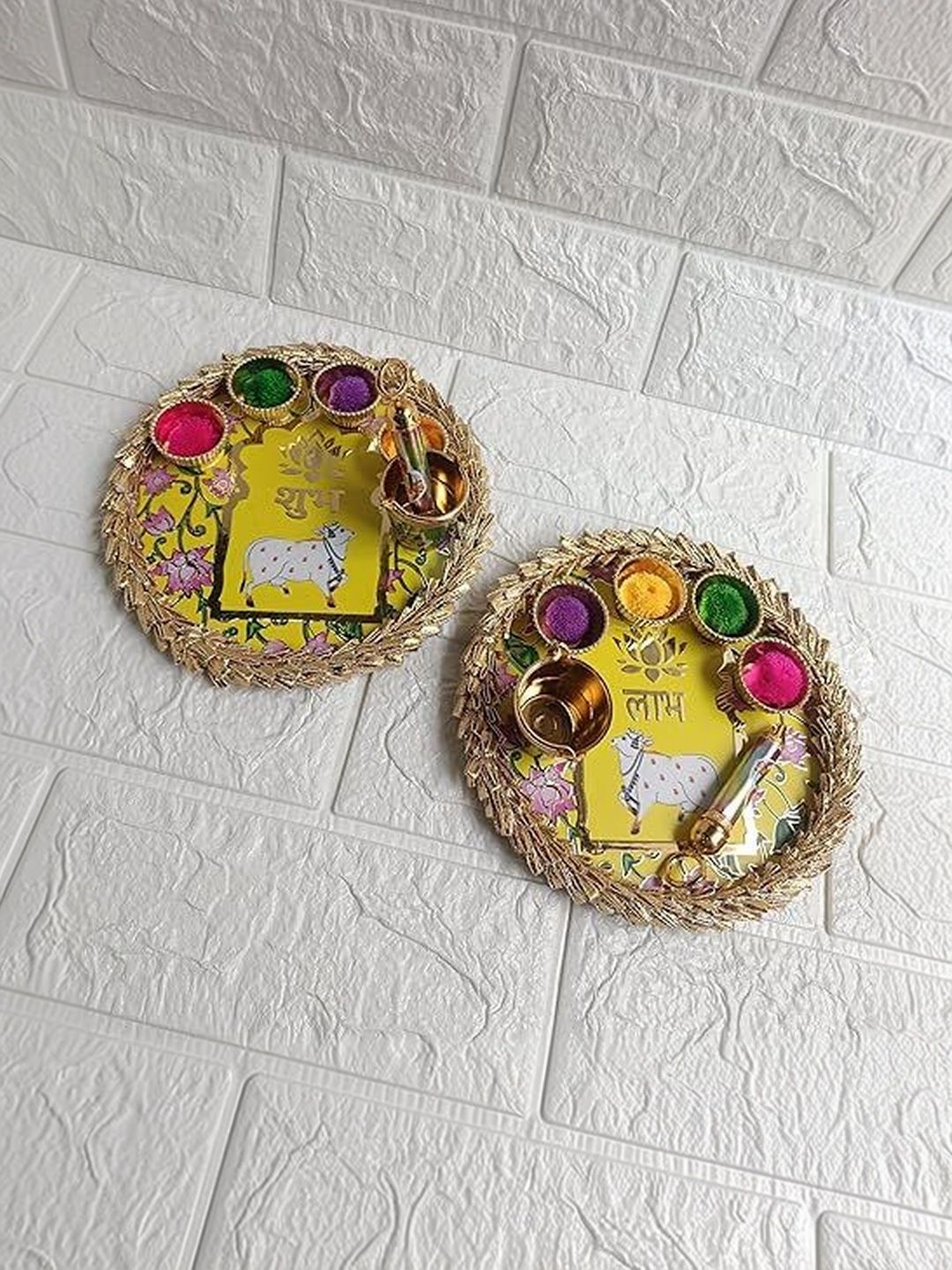Nutts Pink & Green Wooden 2Pcs Holi Gift Decoration Plates