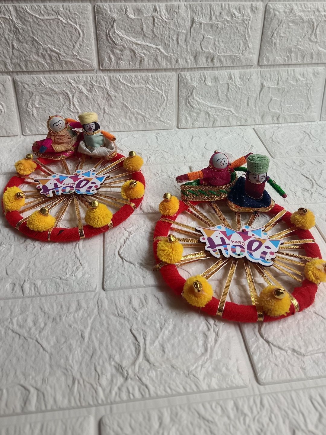 Nutts Red & Yellow Wooden 2Pcs Holi Gift Decoration Plates
