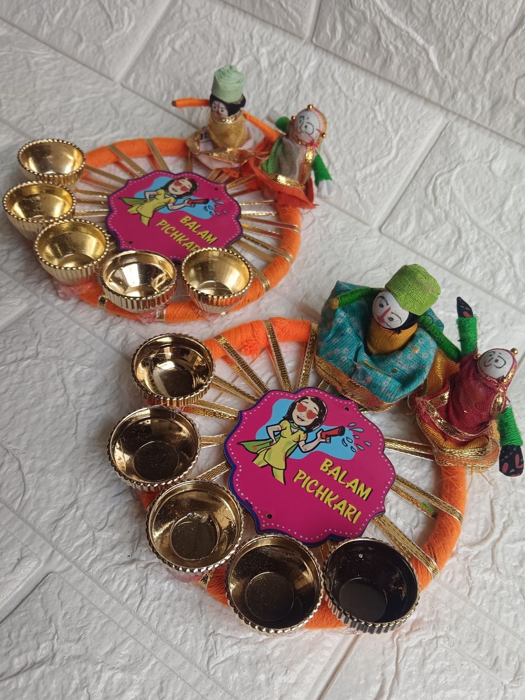 Nutts Pink & Blue Wooden 2Pcs Holi Gift Decoration Plates