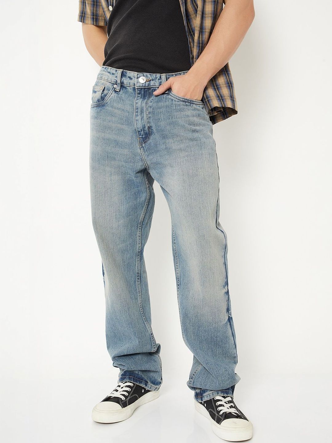 max Men Regular Fit Mid-Rise Mildly Distressed Light Fade Stretchable Jeans