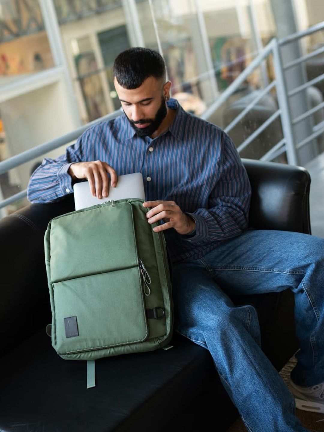 Kelp Meridian Convertible DailyObjects Kelp Meridian Convertible Laptop Briefpack For Upto 16 Inches Laptop