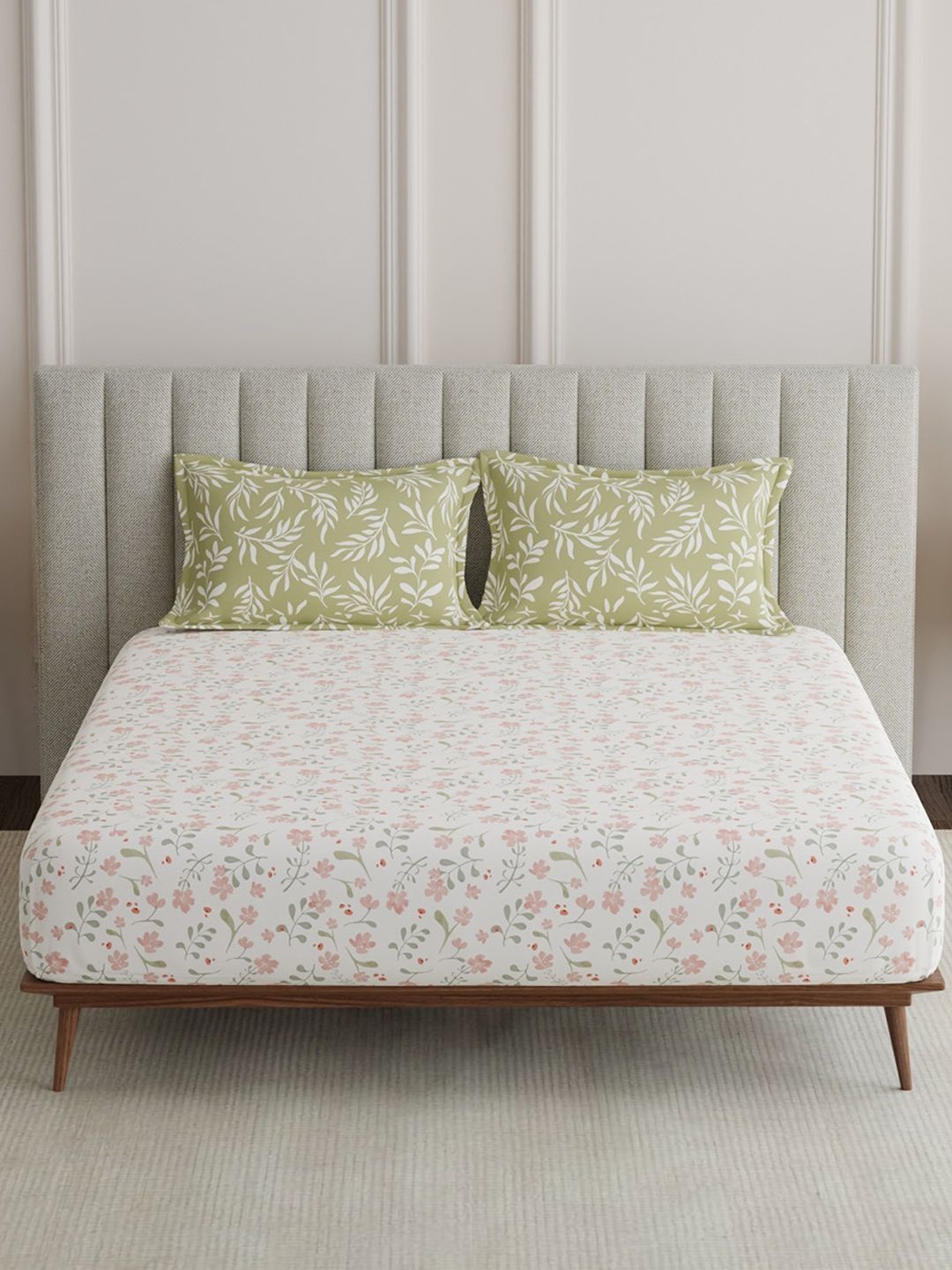 Boutique Living India Boutique Living India Off White Floral 152 TC King Bedsheet with 2 Pillow Covers
