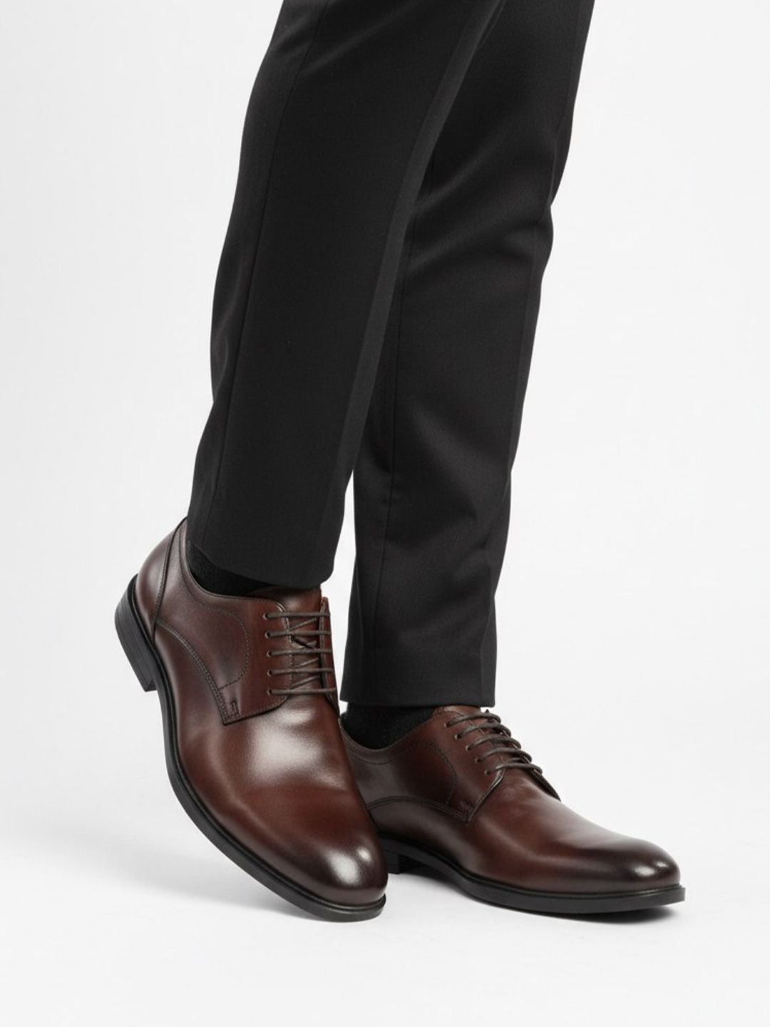 The Brown Hide Men Formal Leather Derbys