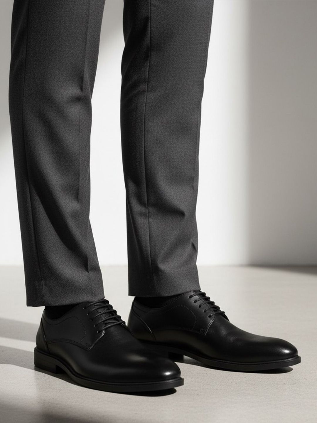 The Brown Hide Men Formal Leather Derbys