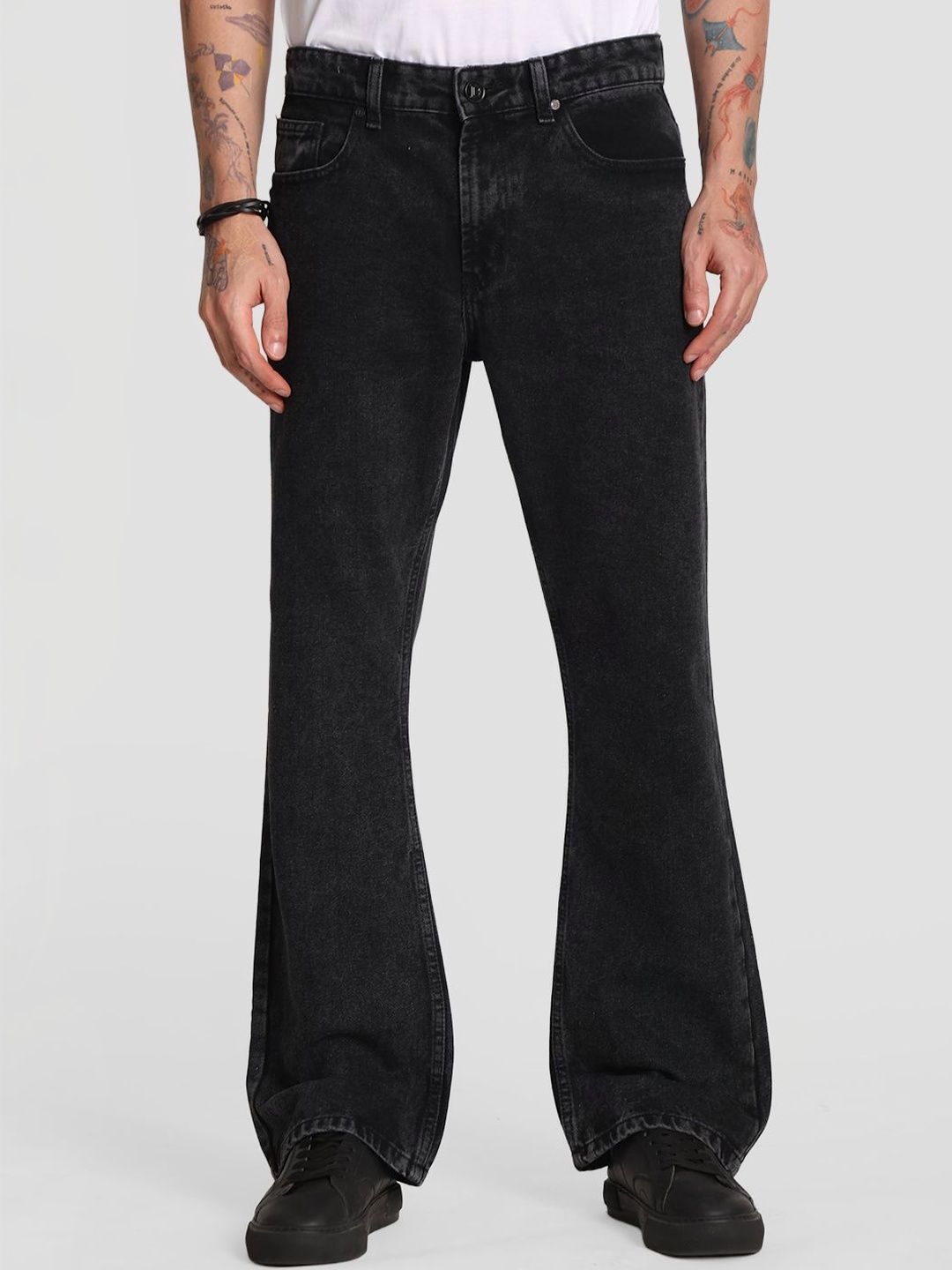 Bene Kleed Men Bootcut Mid-Rise Light Fade Embroidered Badge Jeans