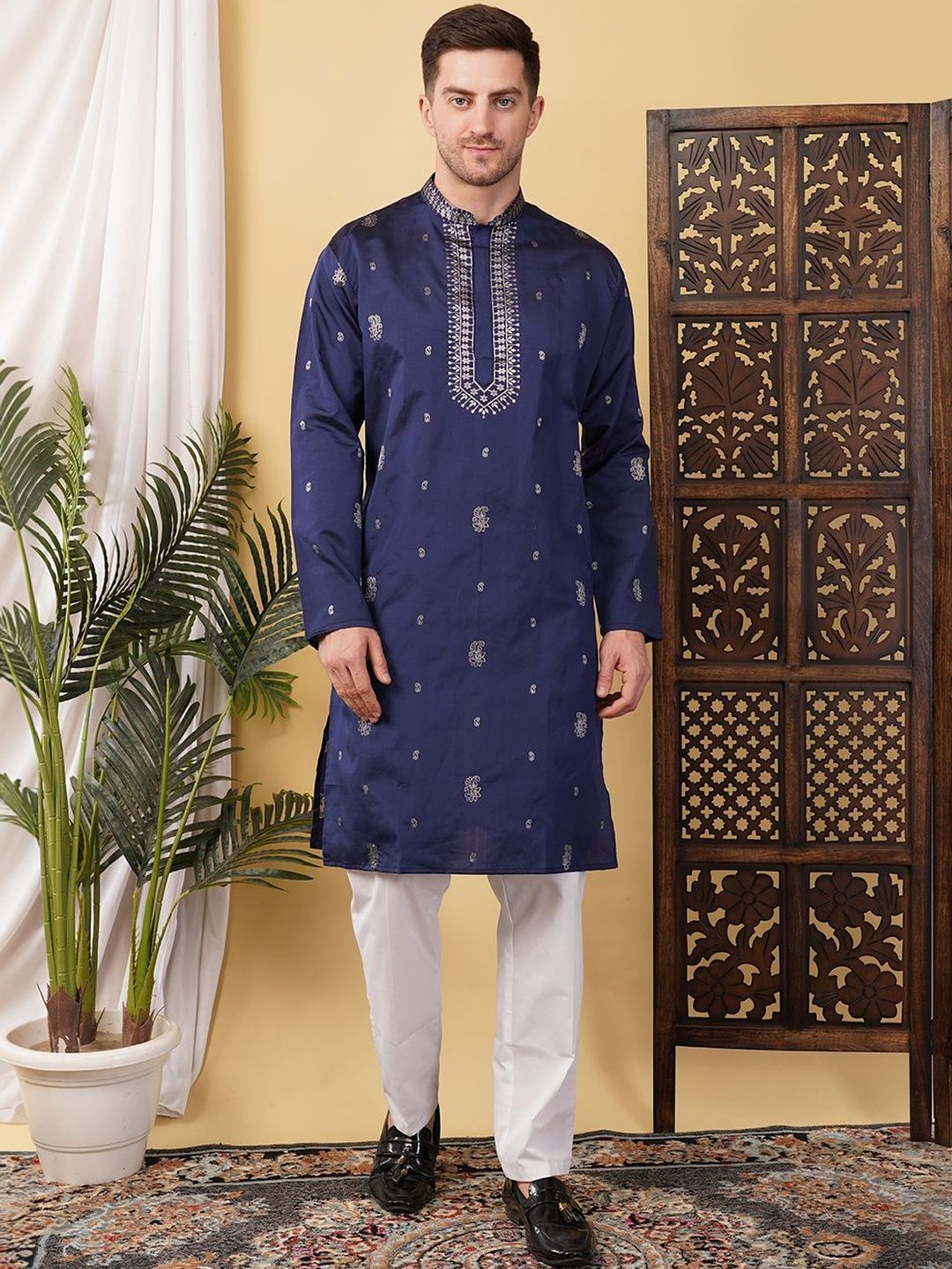 HERE&NOW Men Thread Work Jacquard Kurta