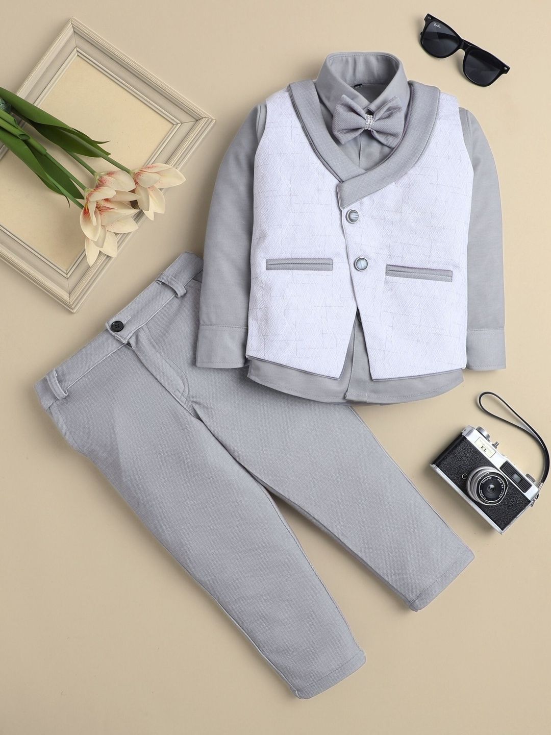 KALINI Boys Self Designed Single-Breasted Three-Piece Suit