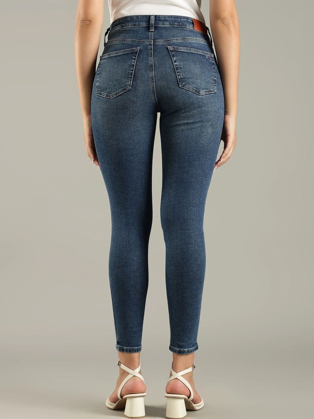 Skinny Fit Mid-Rise Light Fade Jeans
