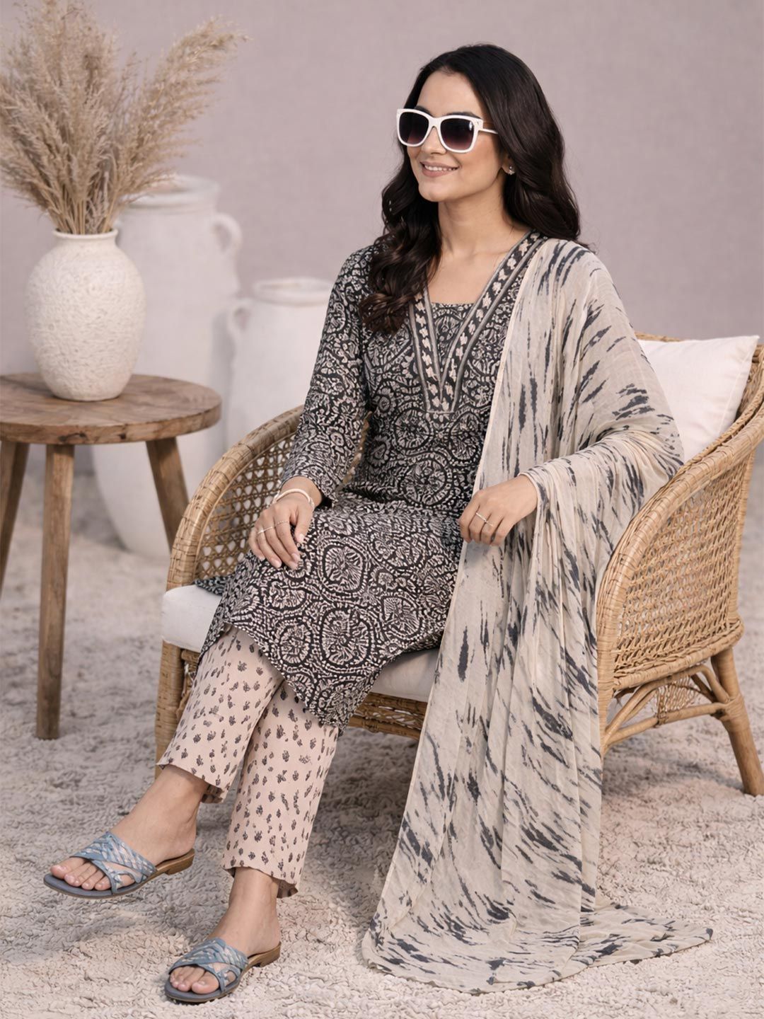 HERE&NOW Women Ethnic Motifs Printed Regular Kurta with Trousers & With Dupatta