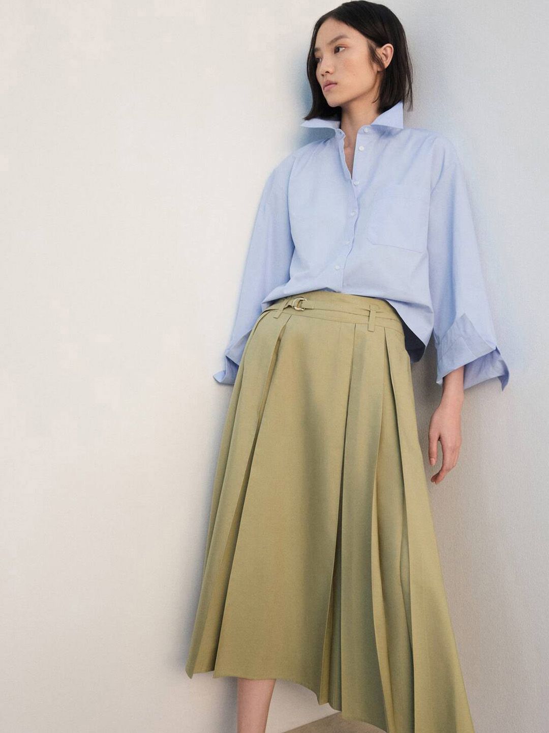 High-Rise Pleated Midi Skirt with a Buckle Detail