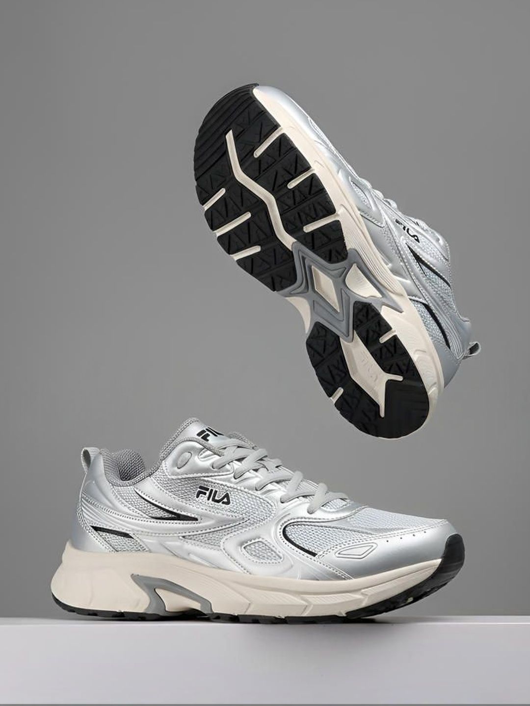 FILA FILA Women RETRO RUNNING 3 Textured Sneakers
