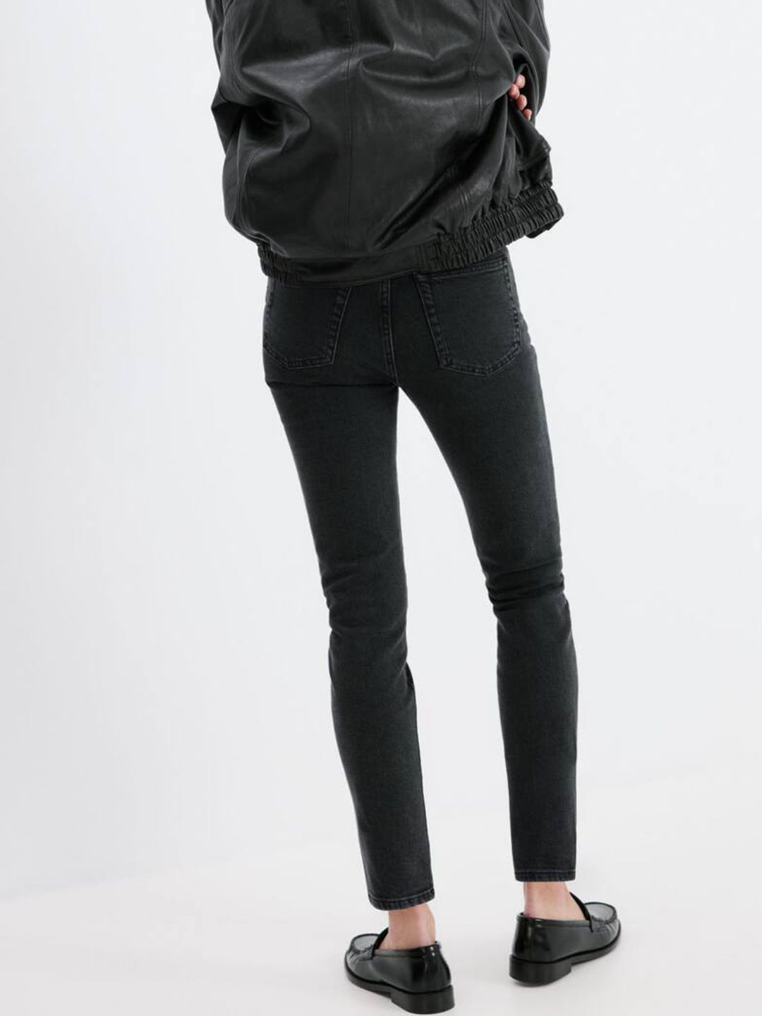 Slim Fit Mid-Rise Stretchable Jeans