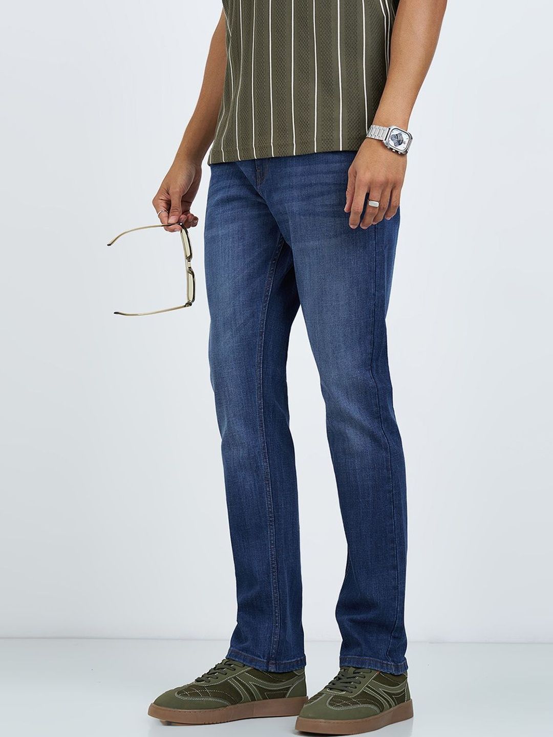 Peregrine by Pantaloons Men Slim Fit Mid-Rise Light Fade Jeans