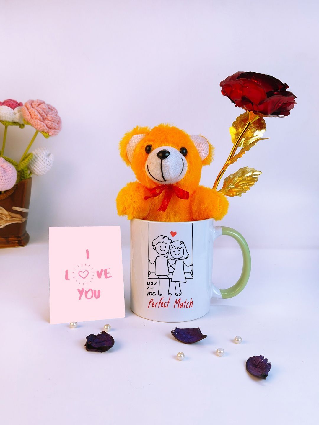 Giftii Unisex 4-Pieces Red & Yellow Printed Valentine Gift Set