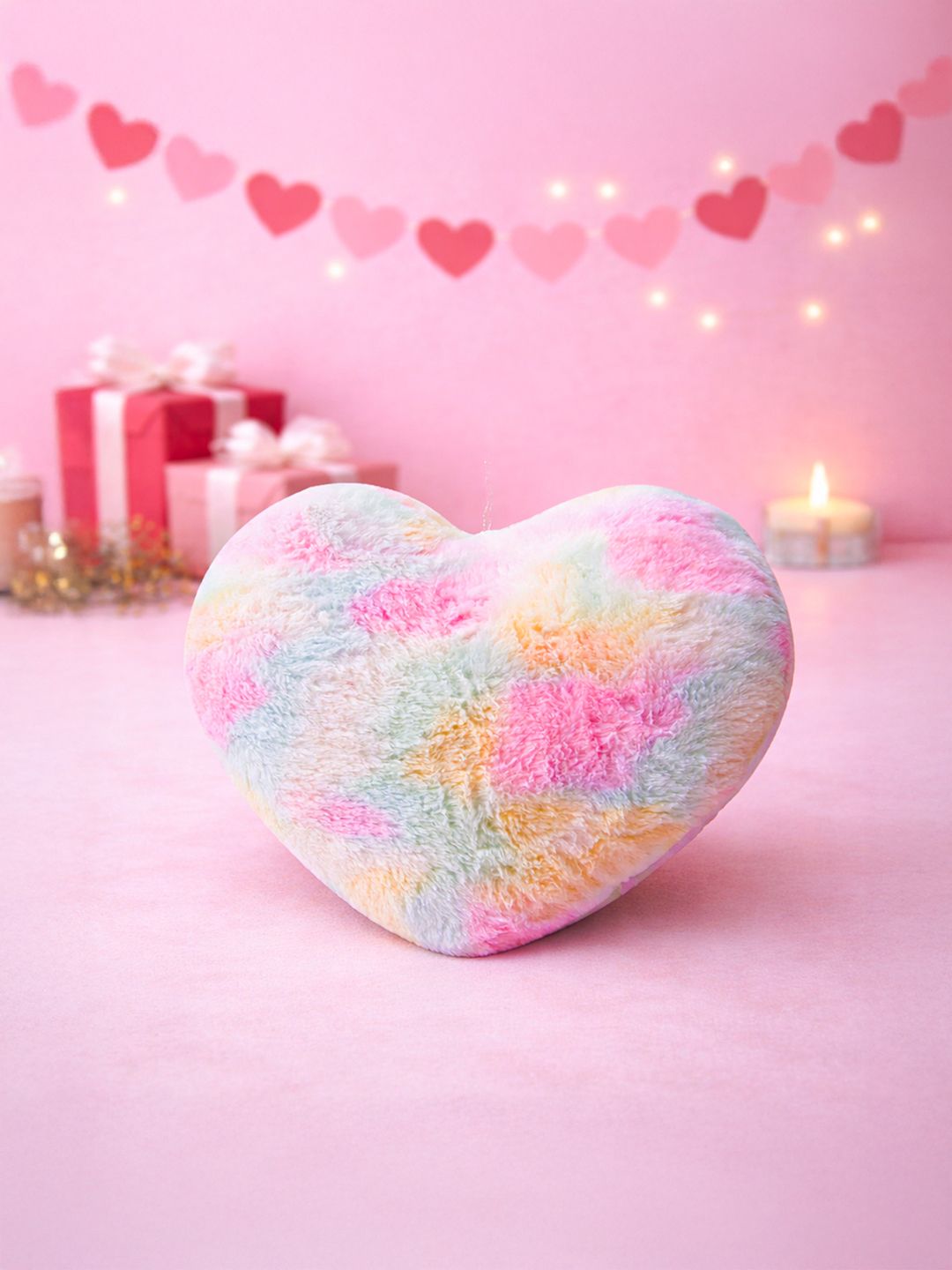 MARKET99 Heart-Shaped Rainbow Pillow