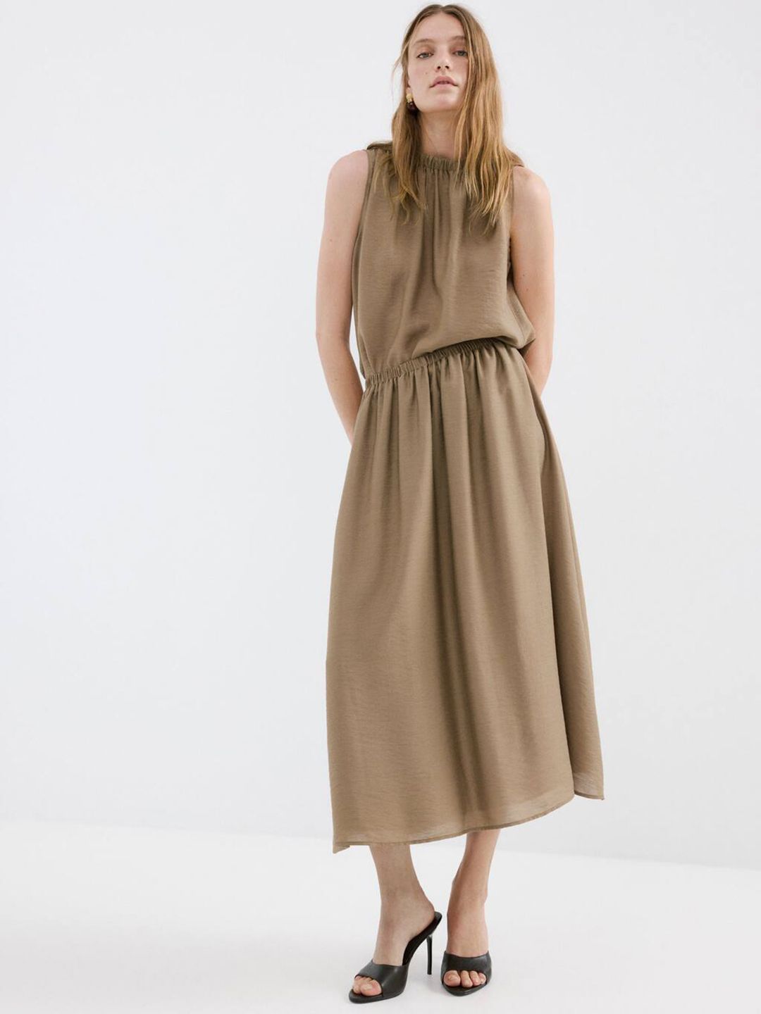 Pleated Mid-Rise Flared Midi Skirt