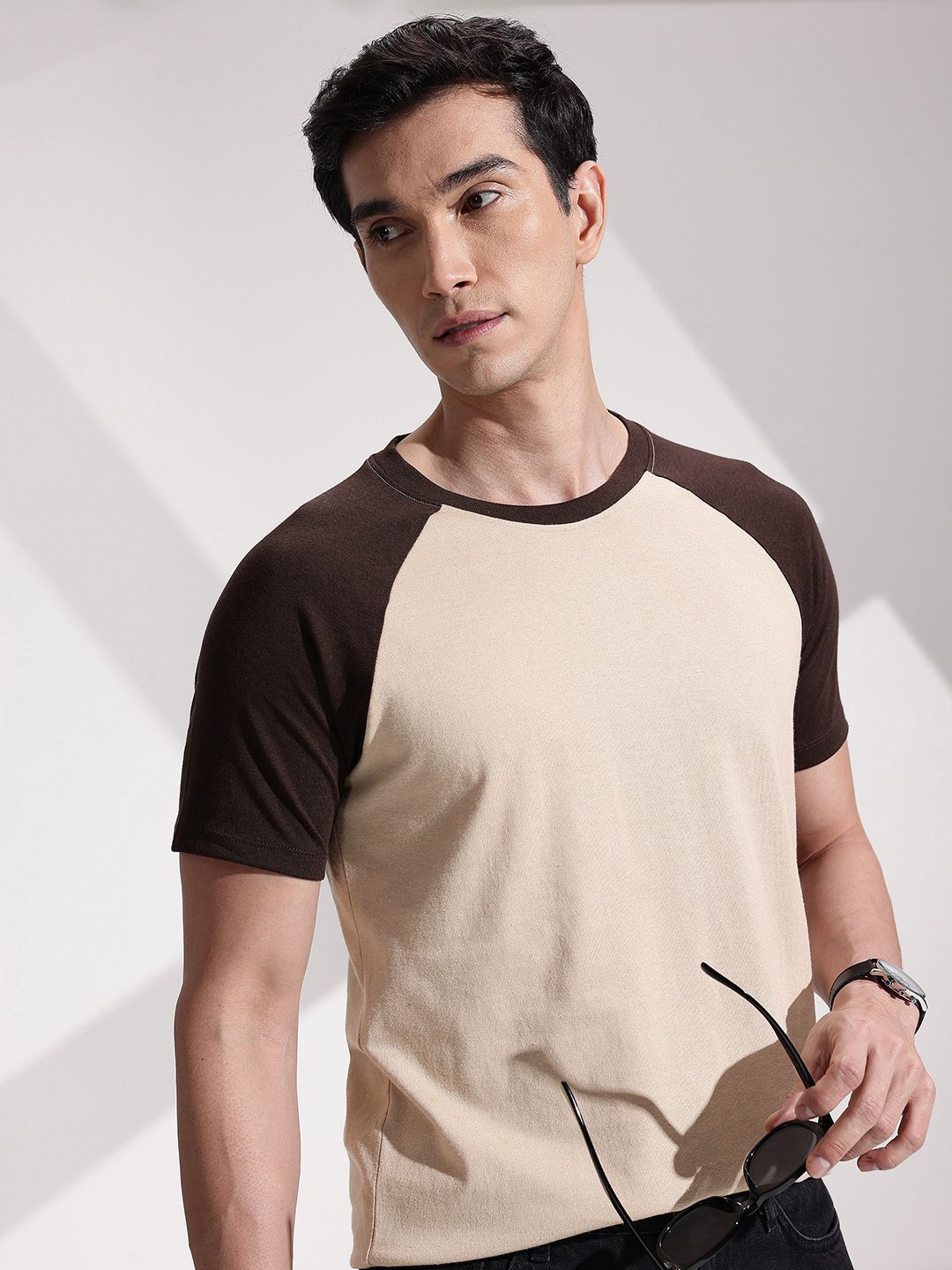 encore by INVICTUS Colourblocked Raglan Sleeves T-shirt