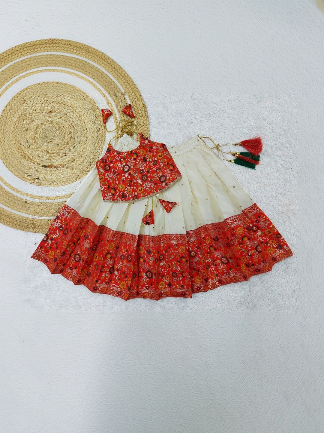 FELIZ THE DESIGNER STUDIO Girls Embroidered Semi-Stitched Lehenga &