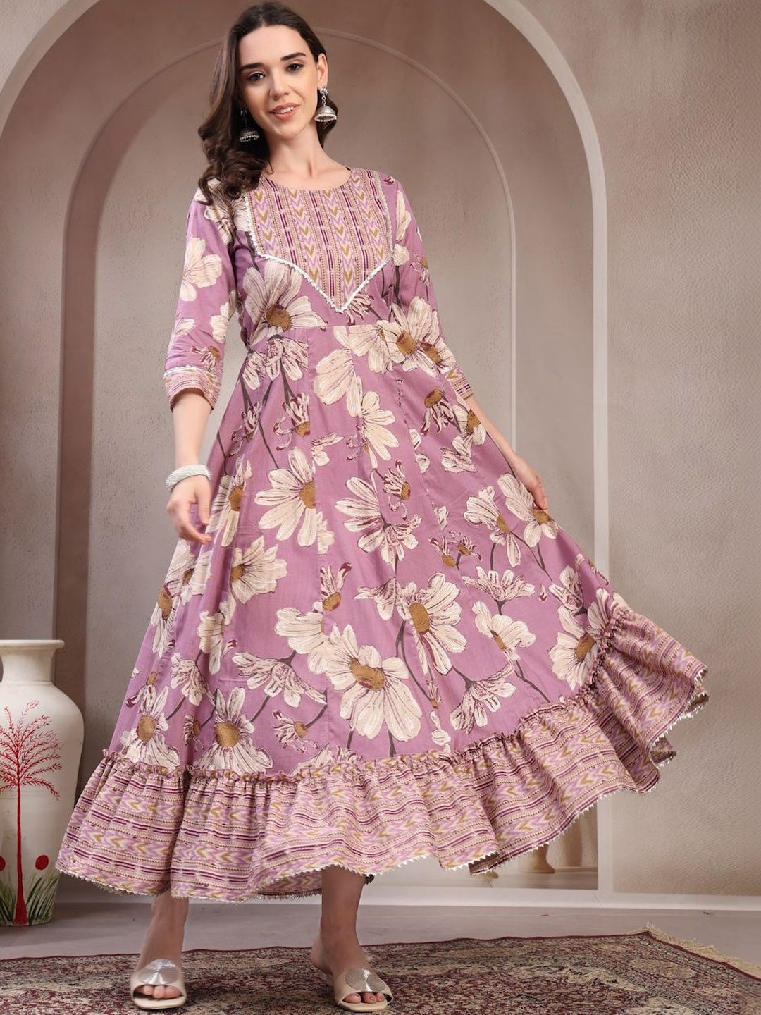 RANGEELO JAIPUR Women Paisley Printed Gotta Patti Anarkali Kurta