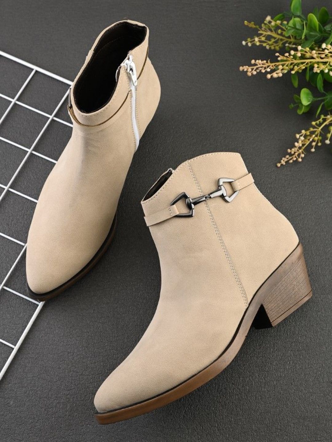 The Roadster Lifestyle Co Women Pointed Toe Zip Chelsea Boots