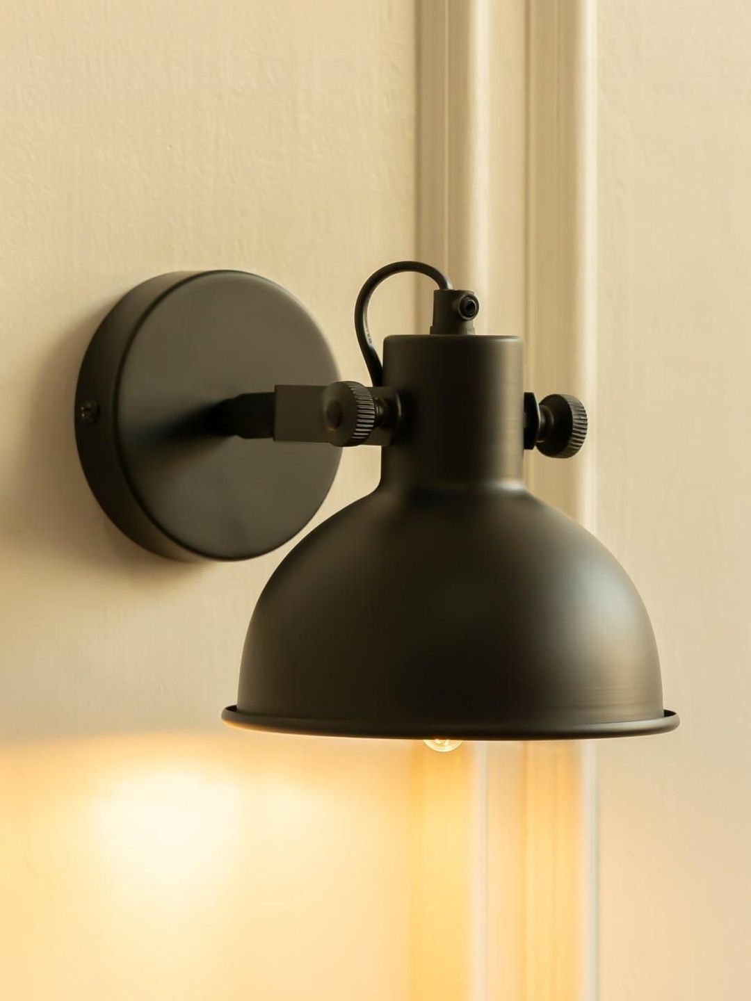 Divine Trends Black Wall Lamp with Rotation Adjustment