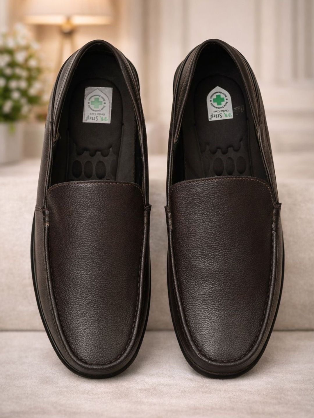DR Sttep Men Textured Loafers