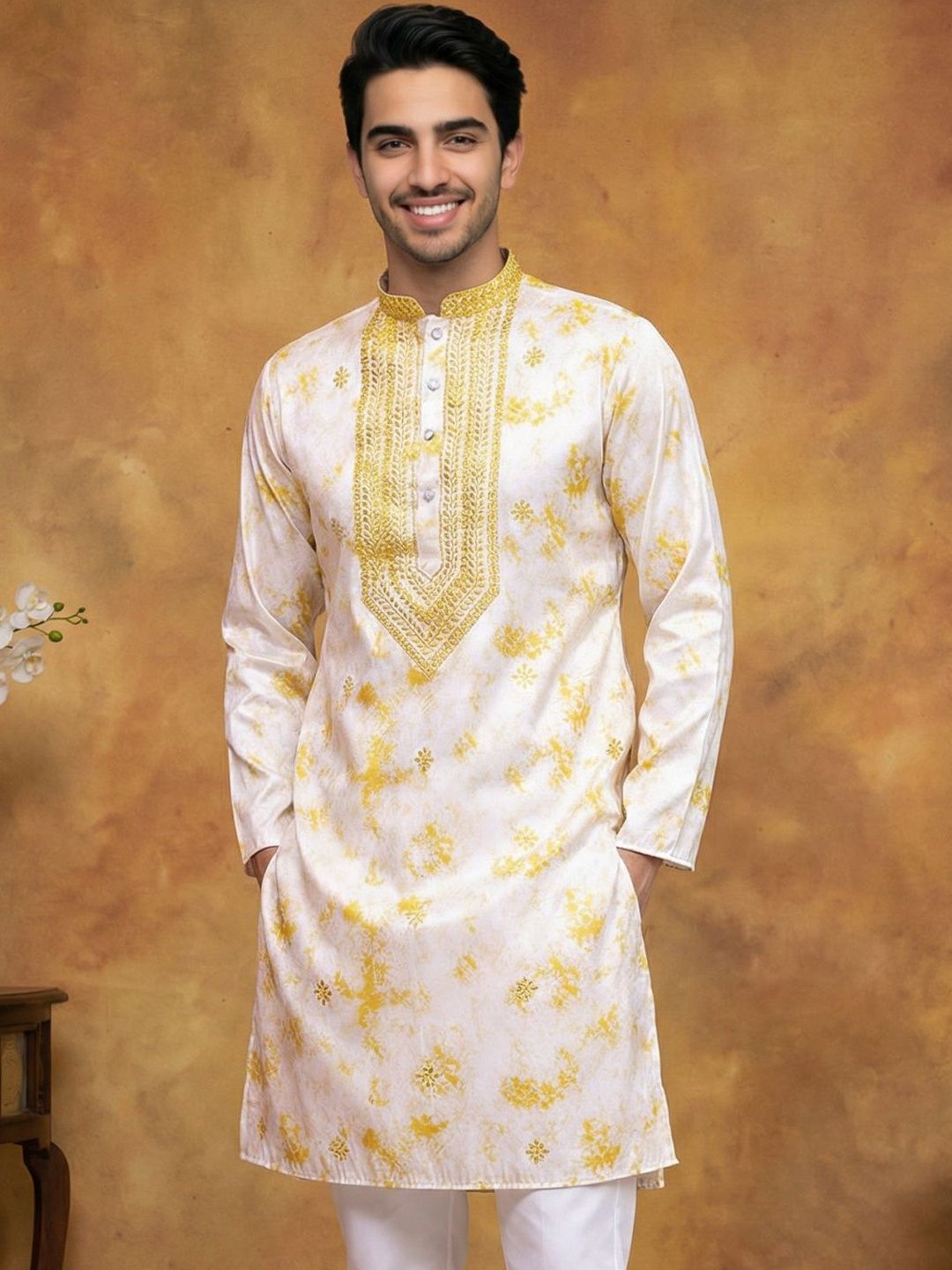 Jompers Men Geometric Embroidered Sequinned Kurta