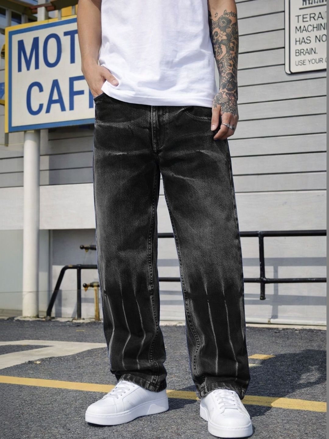 PLUS 91 Men Regular Fit Mid-Rise Light Fade Jeans