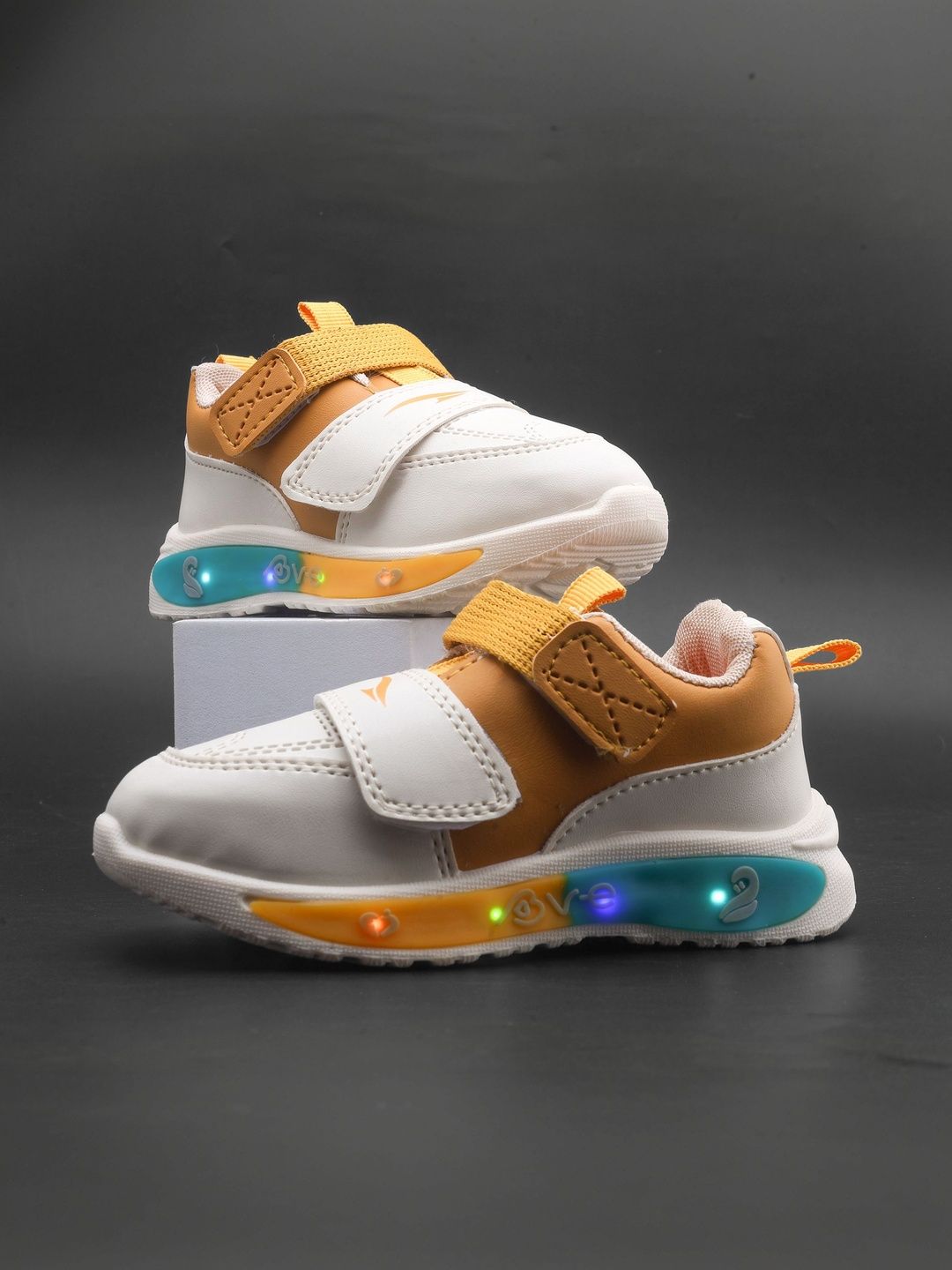 ASIAN ASIAN Boys Colourblocked Sneakers