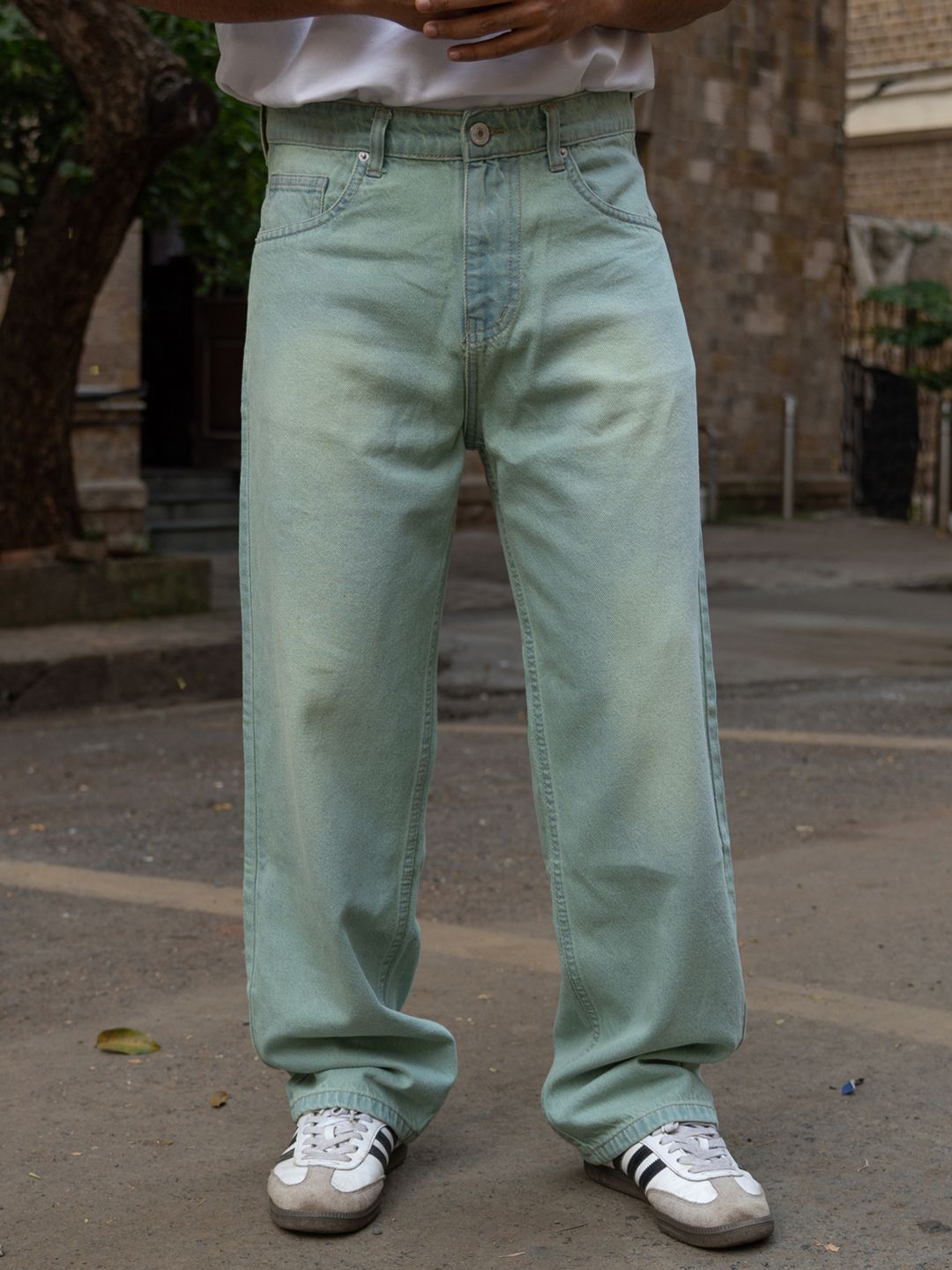 Powerlook Tinted Blue Mildly Distressed Mid-Rise Baggy Fit Jeans