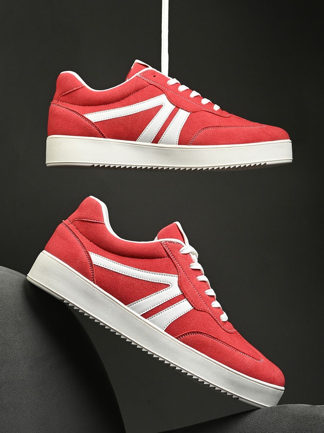 The Roadster Lifestyle Co Men Round Toe Lightweight Lace-Ups Sneakers