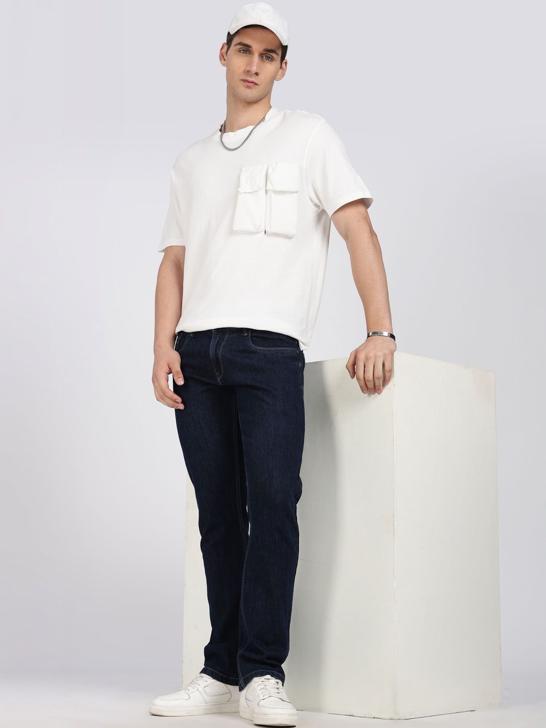 Mast & Harbour Men Straight Fit Mid-Rise Stretchable Jeans