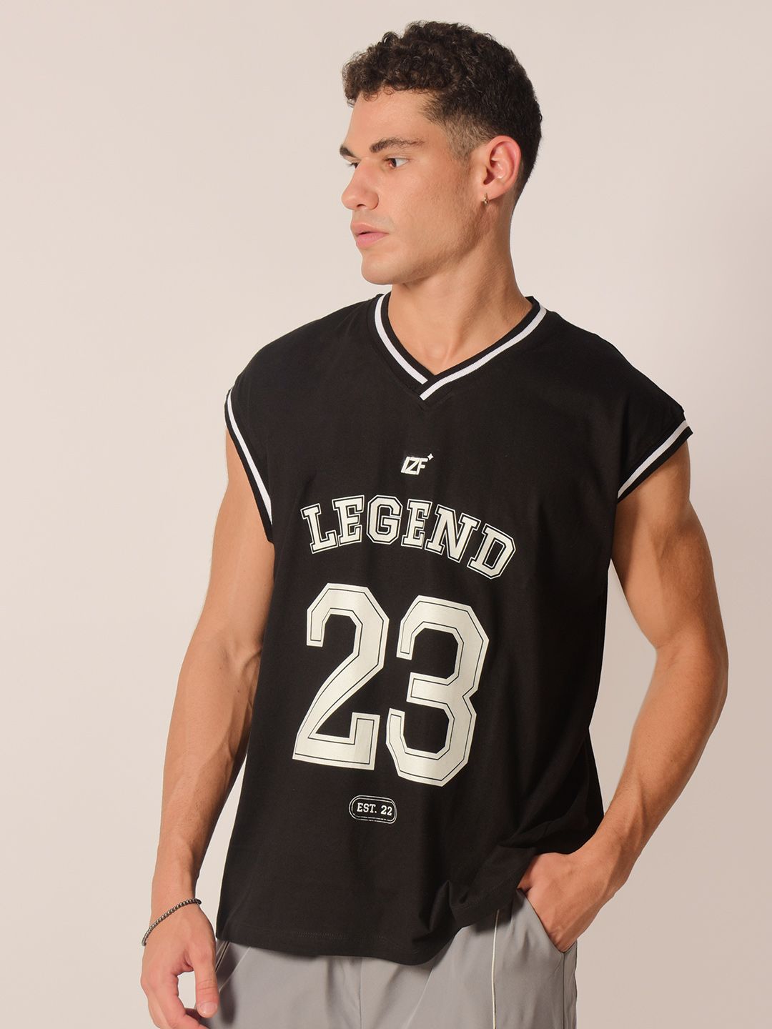 IZF Men Extended Sleeves Pockets T-shirt