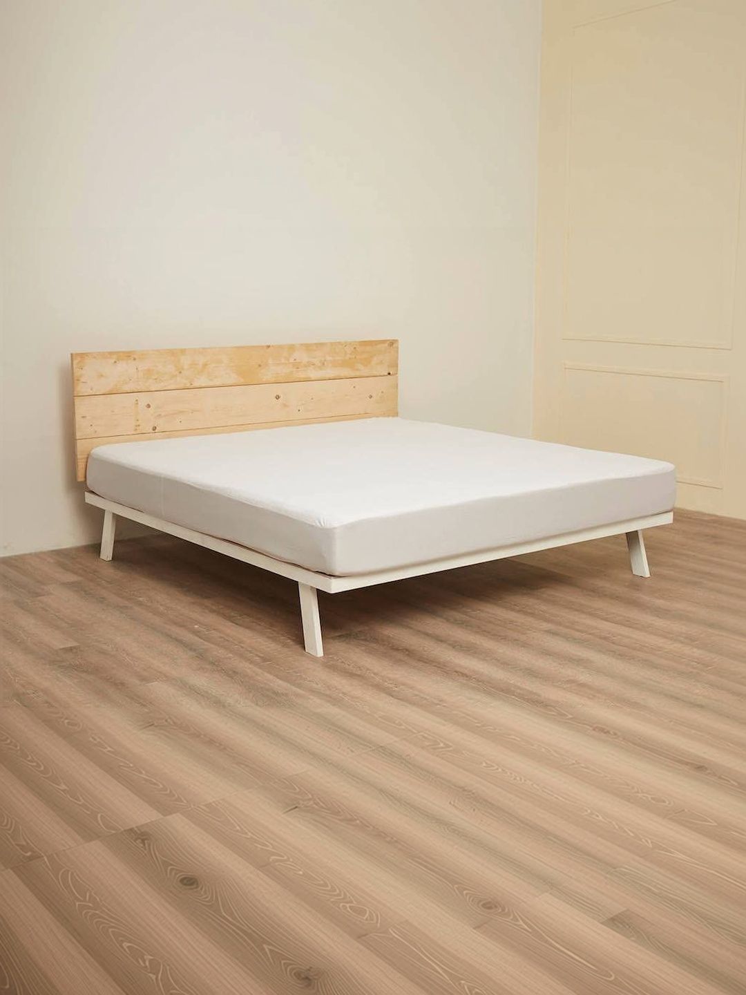 Creeva ltra White 100% Waterproof Queen Bed Mattress Protector