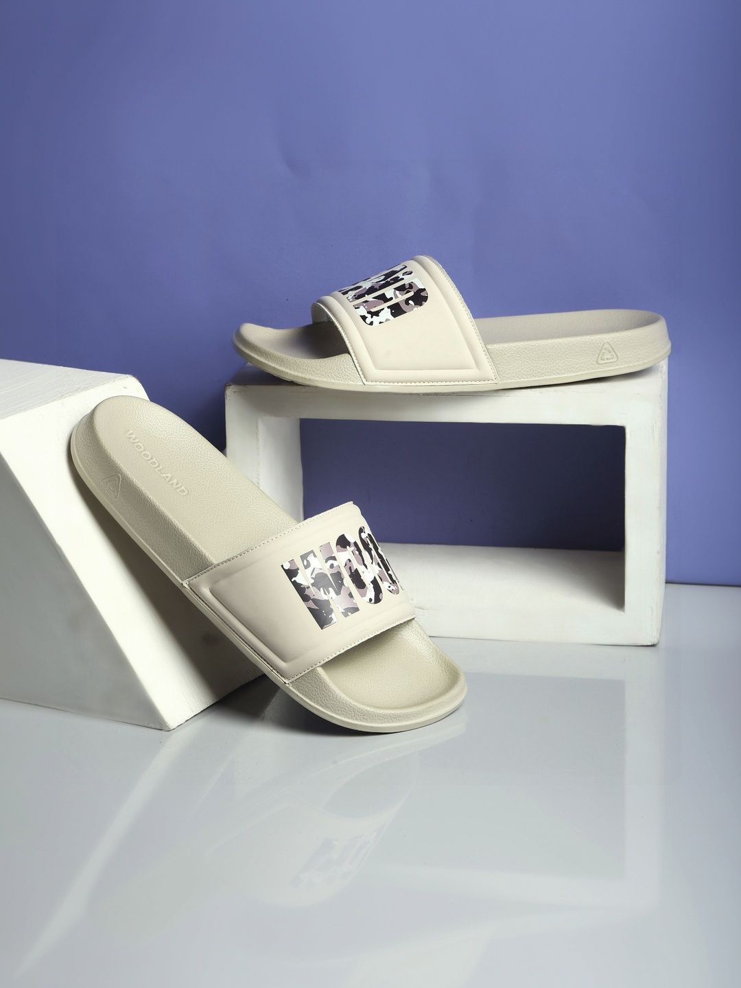 Woodland Men Printed Sliders