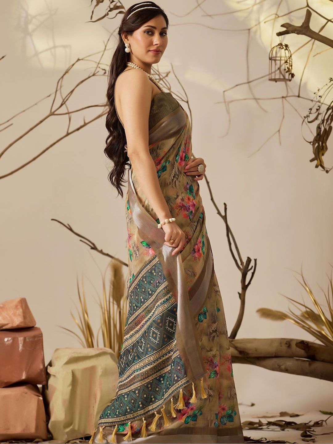 Urban Pallu Floral Pure Cotton Jamdani Saree