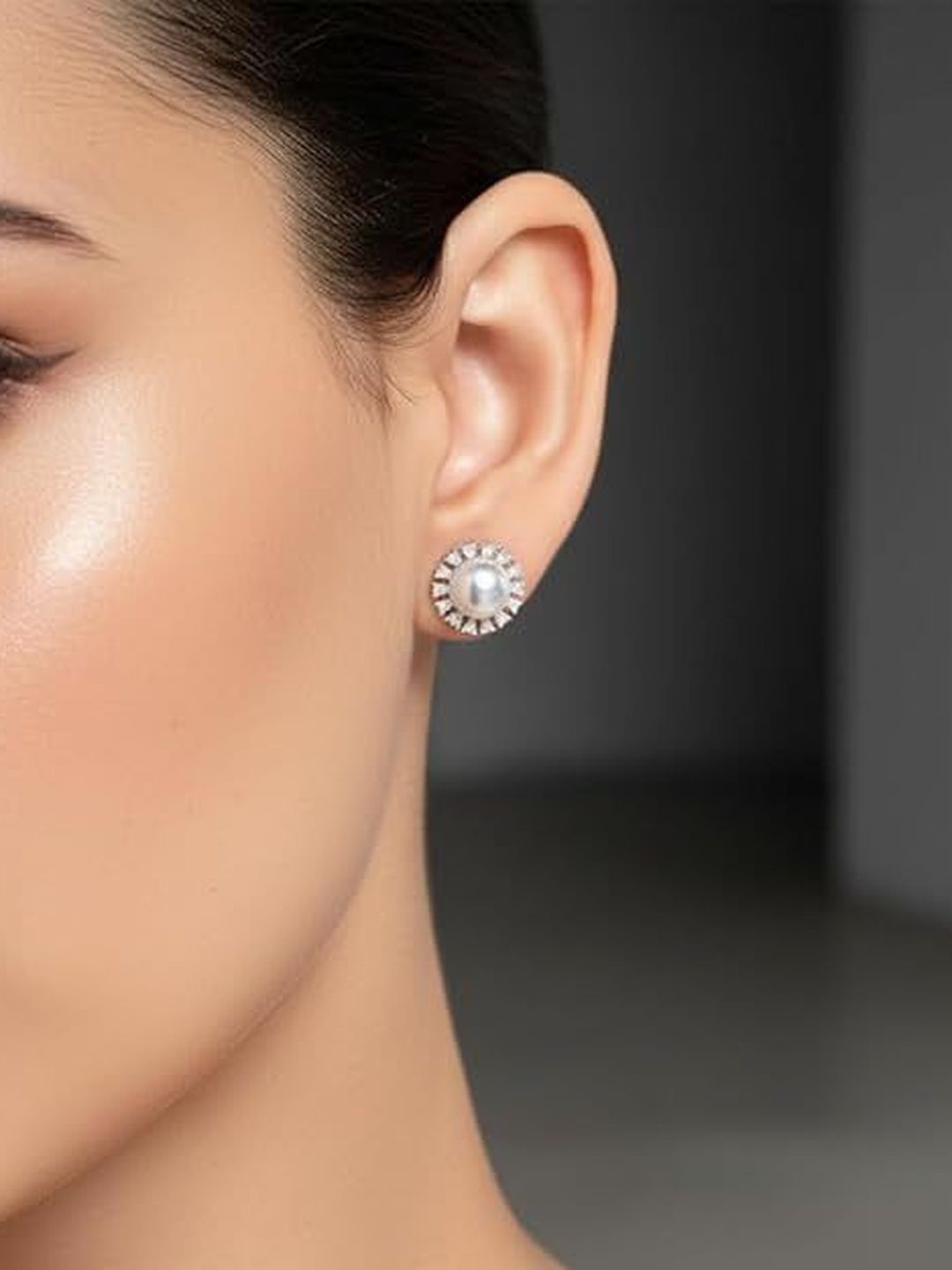 Nilu's Collection Oval Studs Earrings