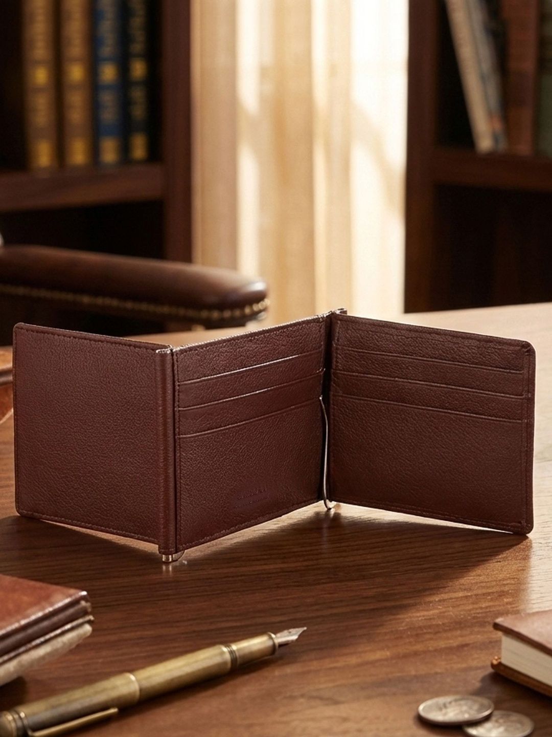 Sassora Men Textured Leather Money Clip