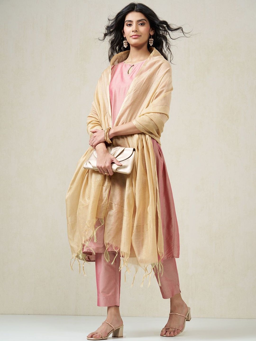 RANGMANCH BY PANTALOONS Striped Dupatta