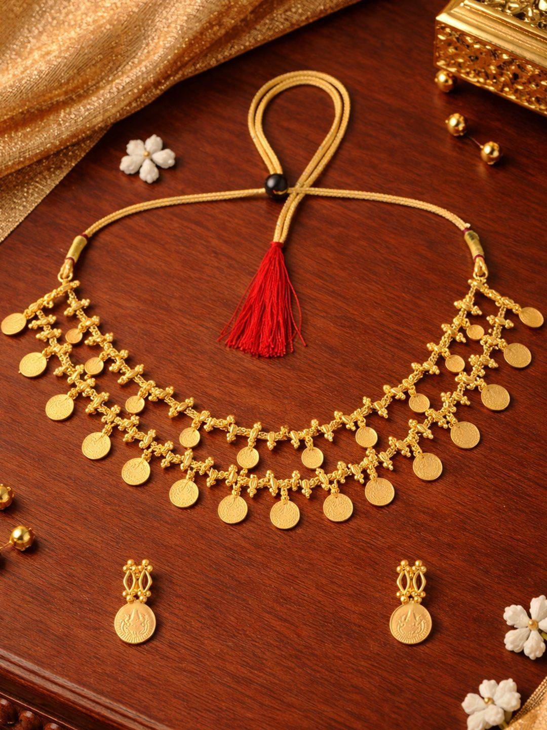 OOMPH OOMPH Necklace and Earrings