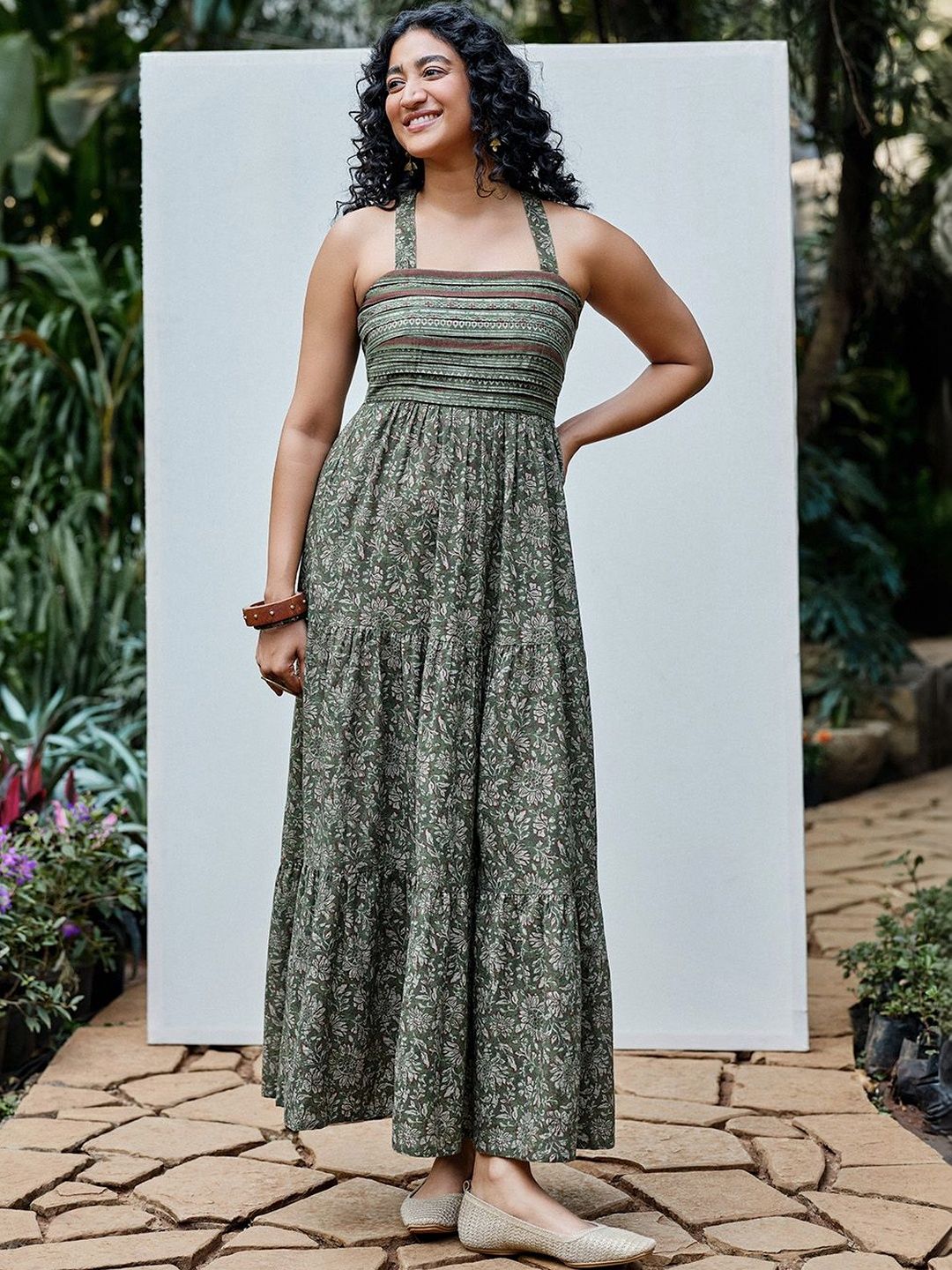 Global Desi Global Desi Floral Print Halter Neck A-Line Maxi Dress