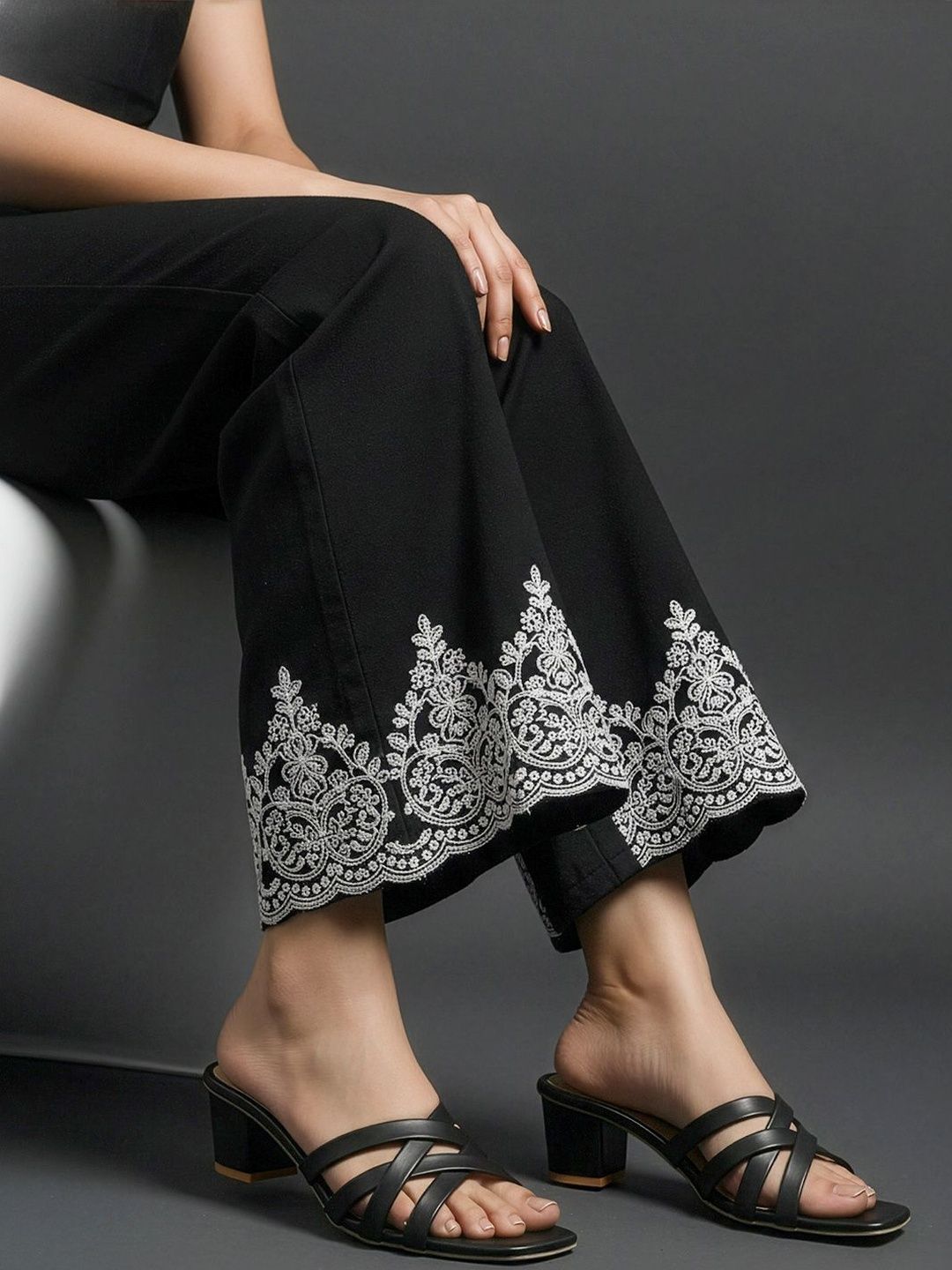 DressBerry Block Sandals