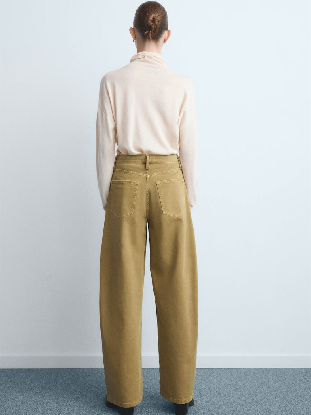 Pure Cotton Barrel Fit Mid-Rise Jeans