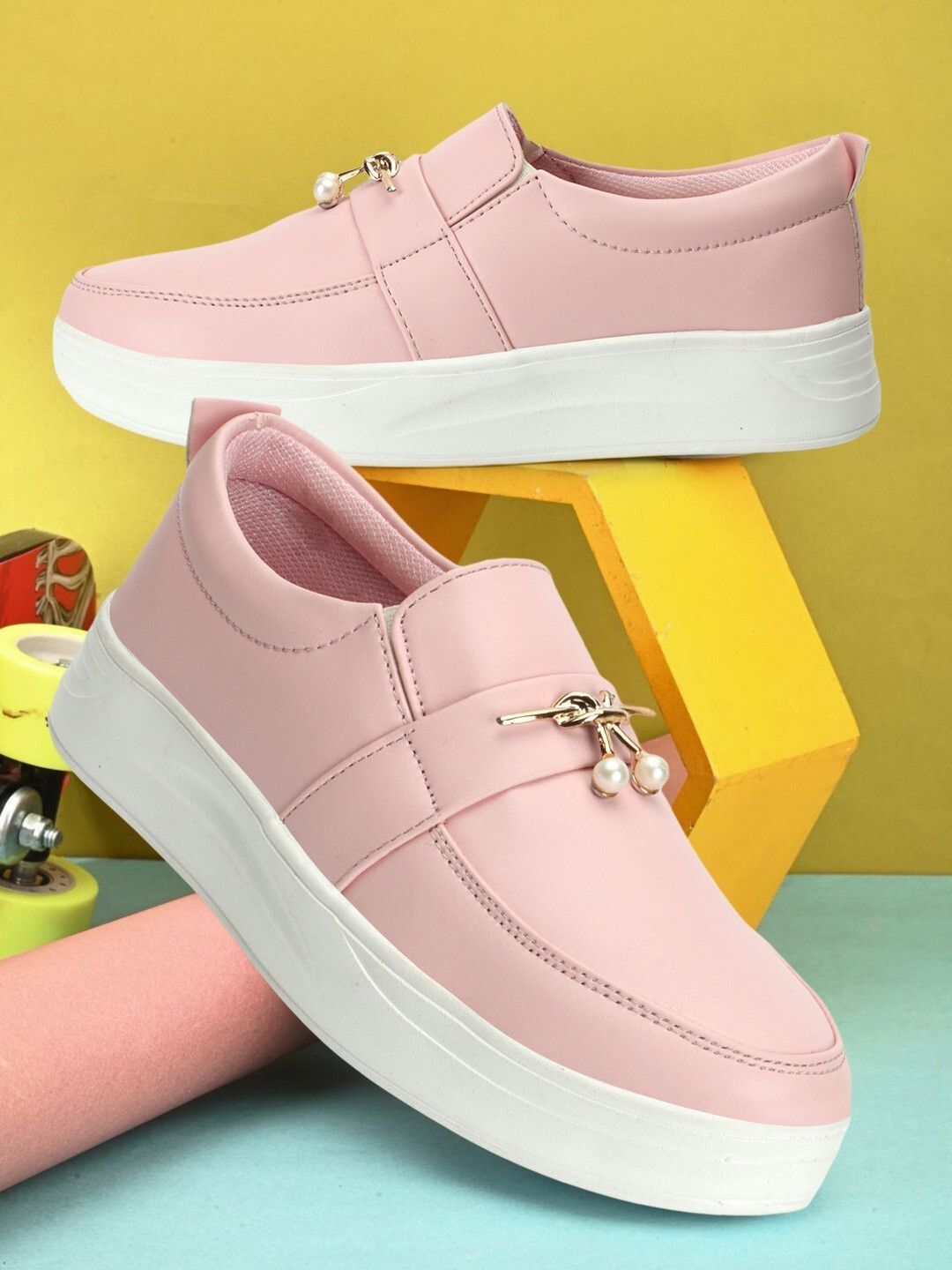 EVOLTAR Women Slip-On Sneakers