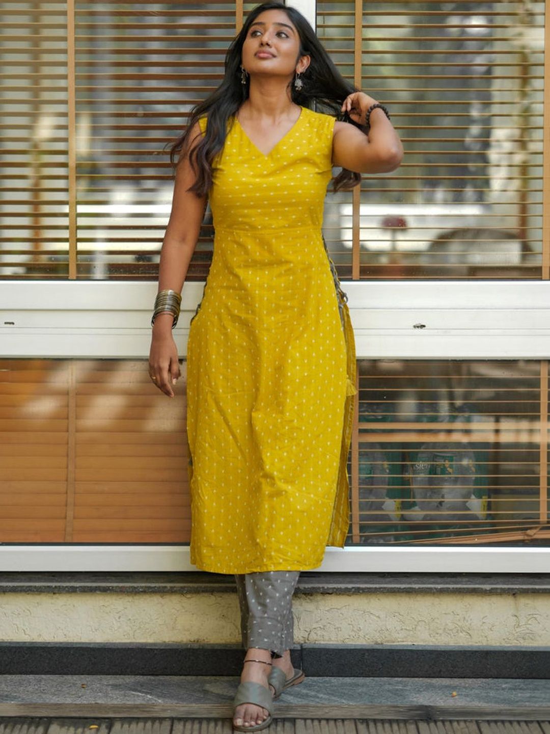 GoSriKi GoSriKi Women Ethnic Motifs Printed Regular Kurta with Trousers