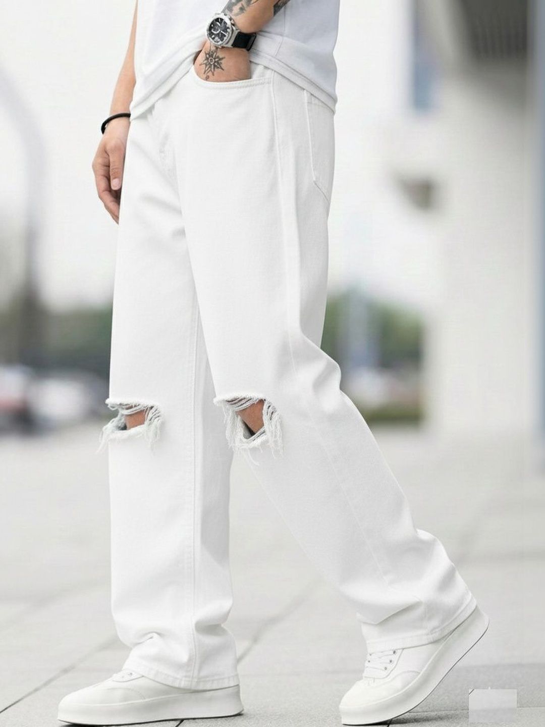 Metronaut Men Relaxed Fit Mid-Rise Highly Distressed Jeans