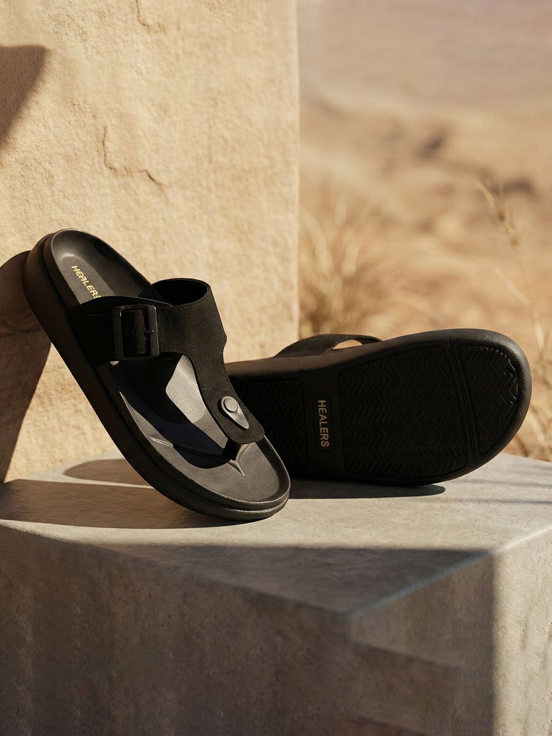 Liberty Healers Men Black & Dark Brown Faux Suede Slip-On Thong Flip-Flops