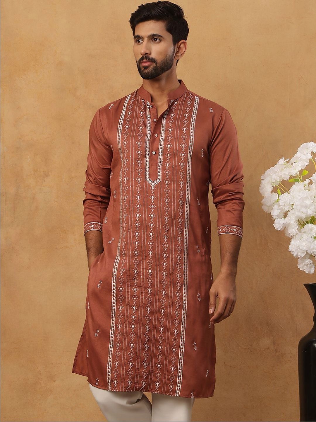 Jompers Men Geometric Embroidered Thread Work Kurta