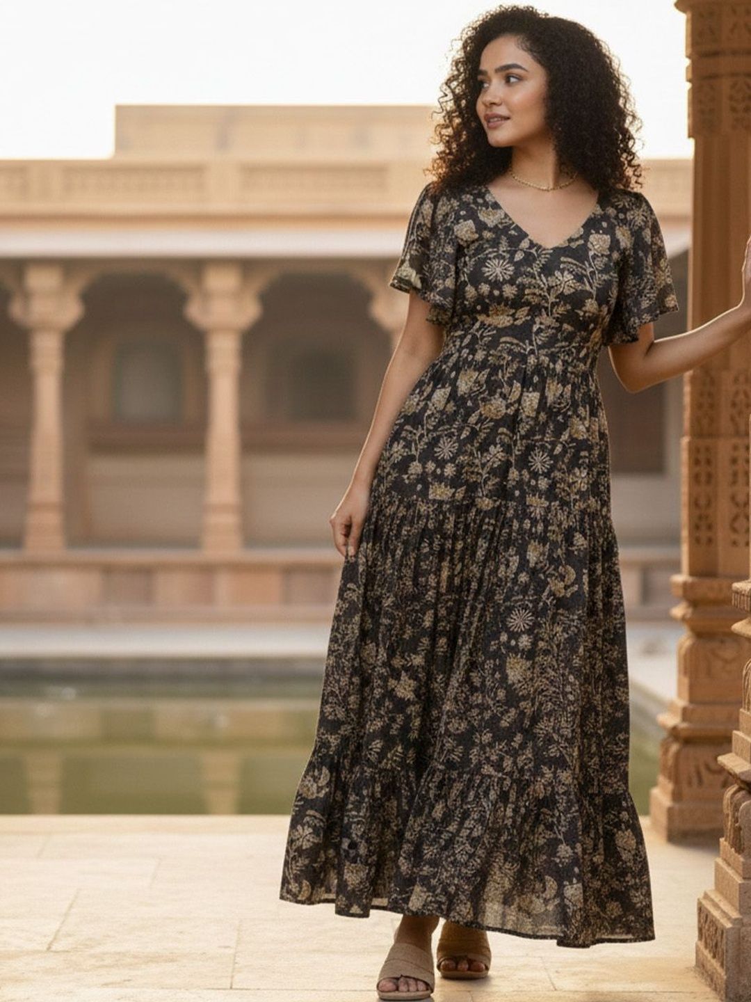 Varanga Varanga Floral Print Flared Sleeve A-Line Maxi Dress