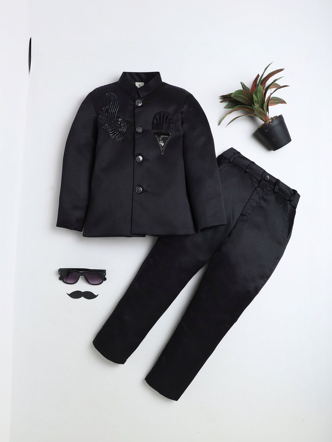 BT DEZINES Boys Embellished Bandhgala Suit Set